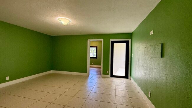 Foto del edificio - 4729 Myrtle Ln
