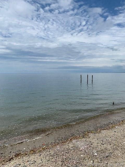 Foto principal - 2142 Fairfield Beach Rd
