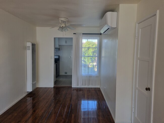 dinning room - 1801 N Glenoaks Blvd
