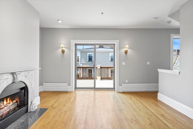 Building Photo - 211 M St