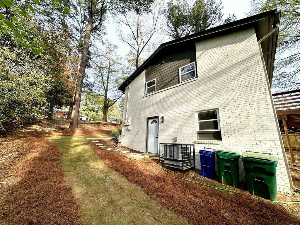Primary Photo - 2371 Cresta Dr