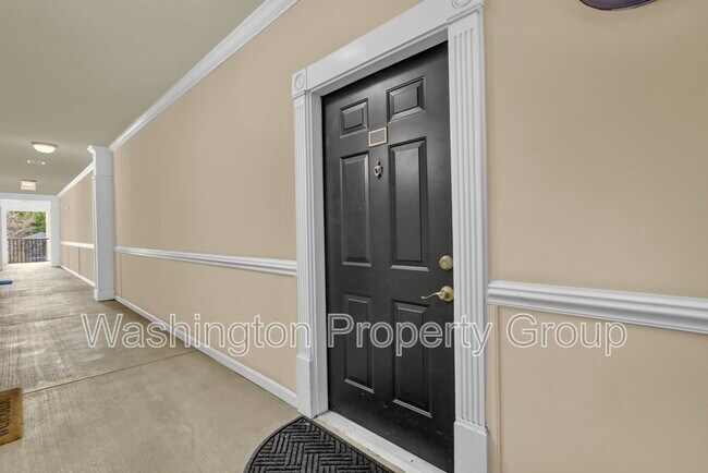 Foto del edificio - 4854 Eisenhower Ave