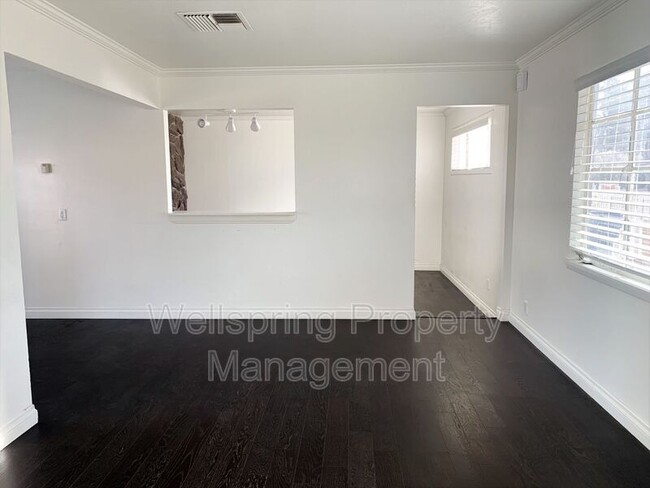 Building Photo - 222 S Holly Canyon Dr