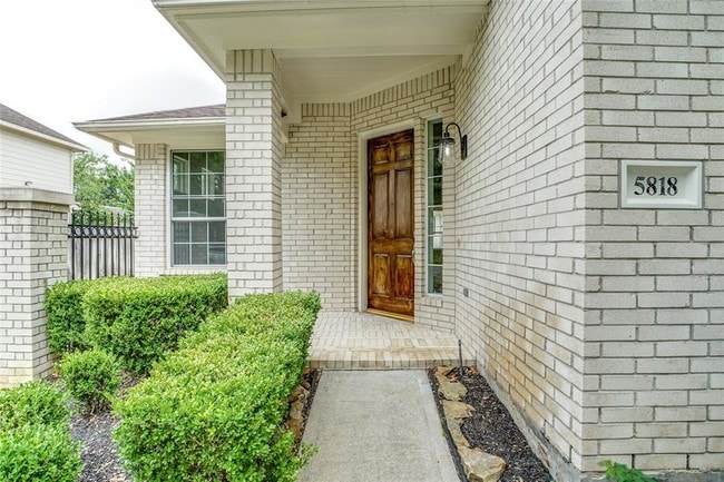 Building Photo - 5818 Pebble Bank Ln