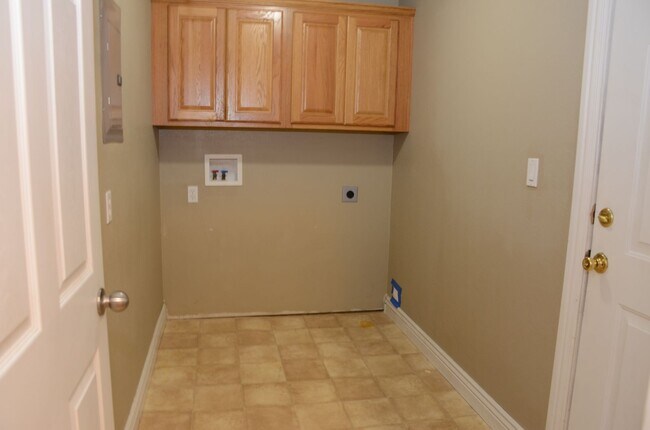 Building Photo - 1603 14th St Place