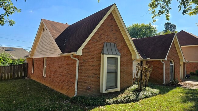 Building Photo - 1388 Hardwood Trl