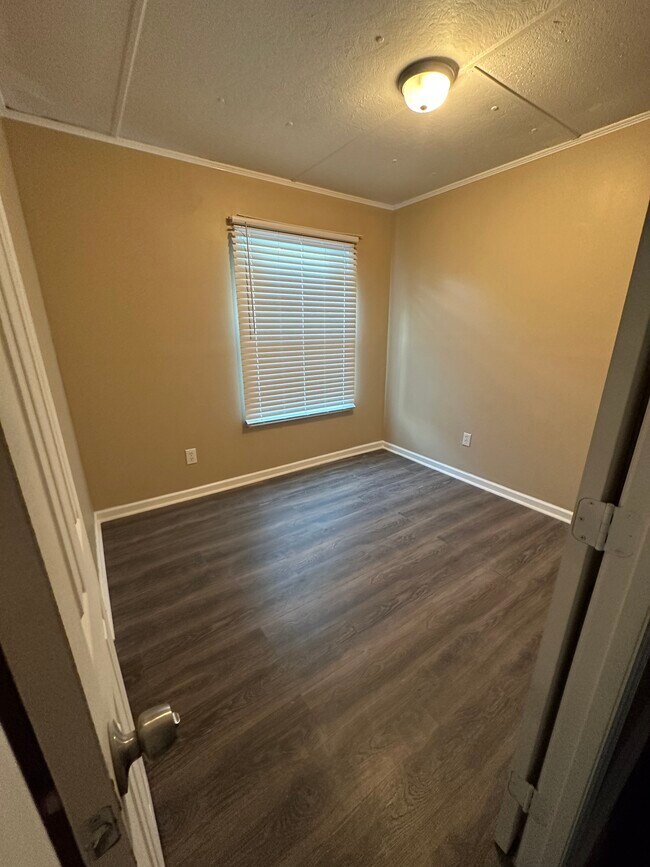 Foto del edificio - 2874 Village Green Dr