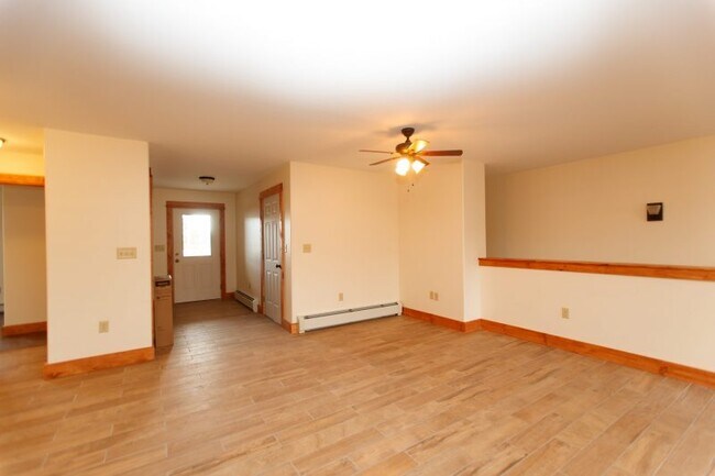 Building Photo - 660 Hudson Rd