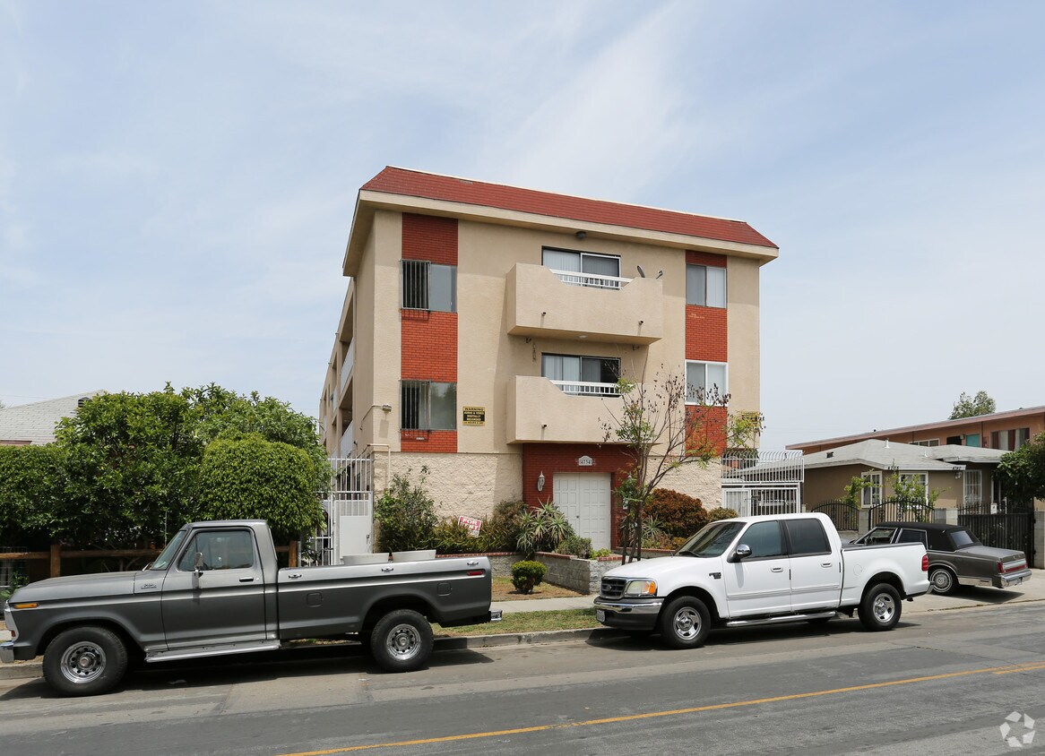 Foto del edificio - 4734 S Slauson Ave