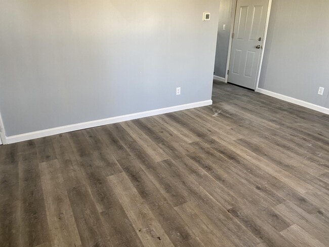 Building Photo - 310 S Dodson Dr