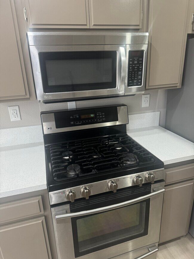 Foto del edificio - 374 N Ave 57