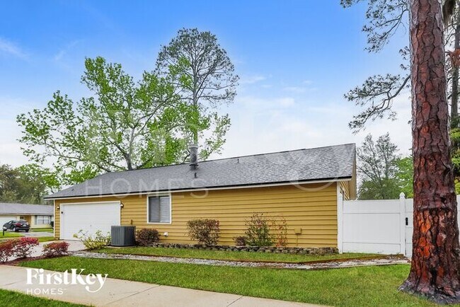 Building Photo - 3887 Mandarin Woods Dr S