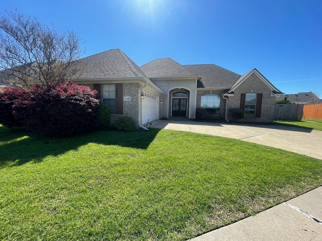Primary Photo - Don`t Miss Out On This South Bossier Beauty!