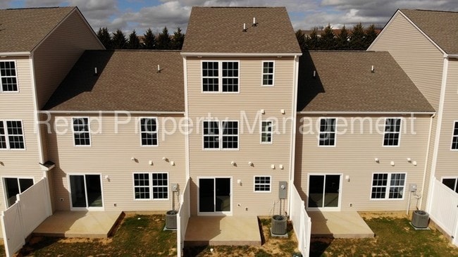Building Photo - 630 Pin Oak Drive Northwest