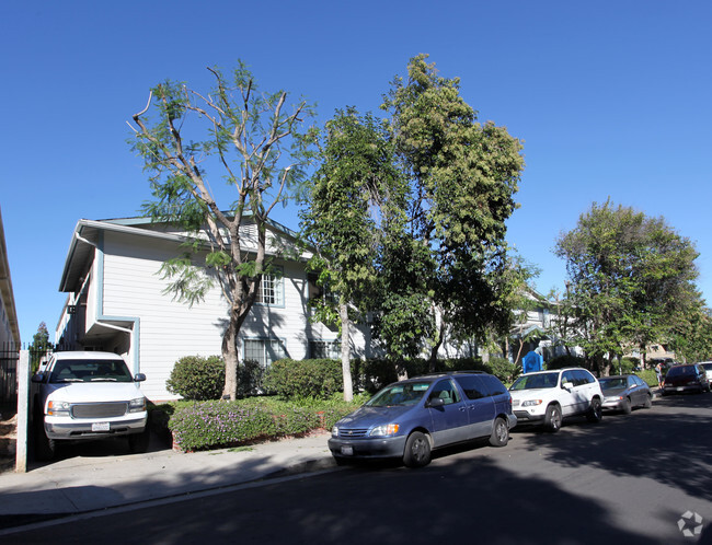 Building Photo - Kingsbury Villas Apartments