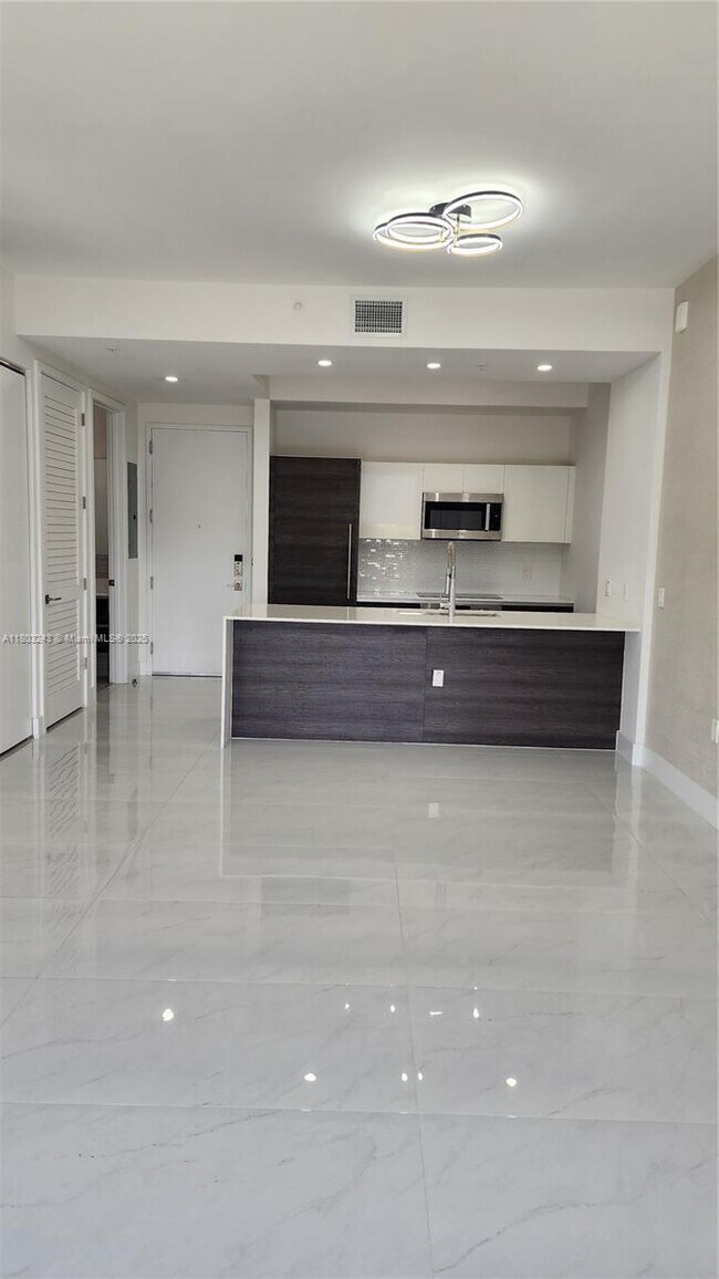 Building Photo - 301 Altara Ave