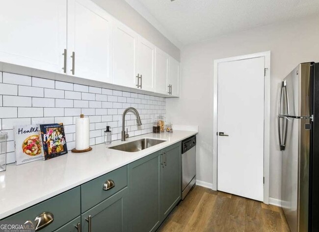 Building Photo - 2383 Akers Mill Rd