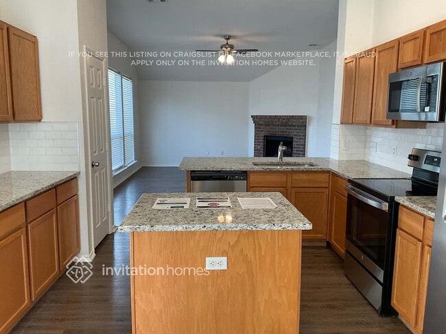 Building Photo - 1434 Vanderbilt Ln