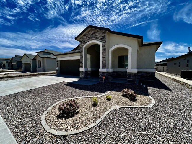Foto del edificio - 14740 Mike a Mendoza Ave