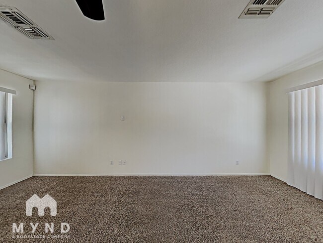 Foto del edificio - 1565 S Halsted Dr