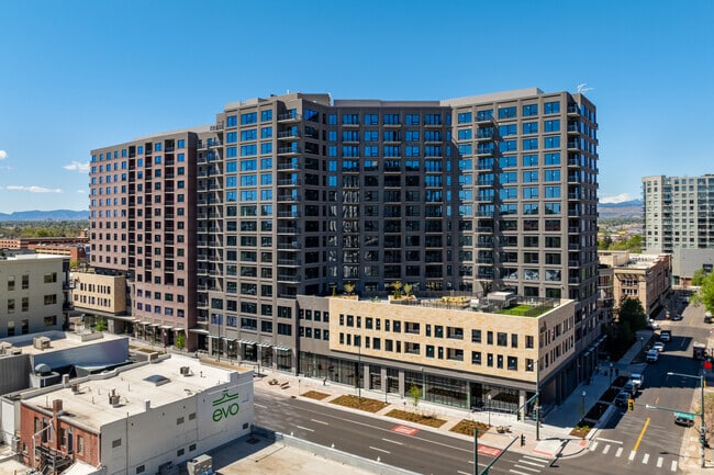 Building Photo - AMLI Golden Triangle