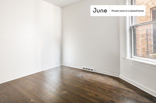 Foto del edificio - Room in Shared 3 bed/1 bath home