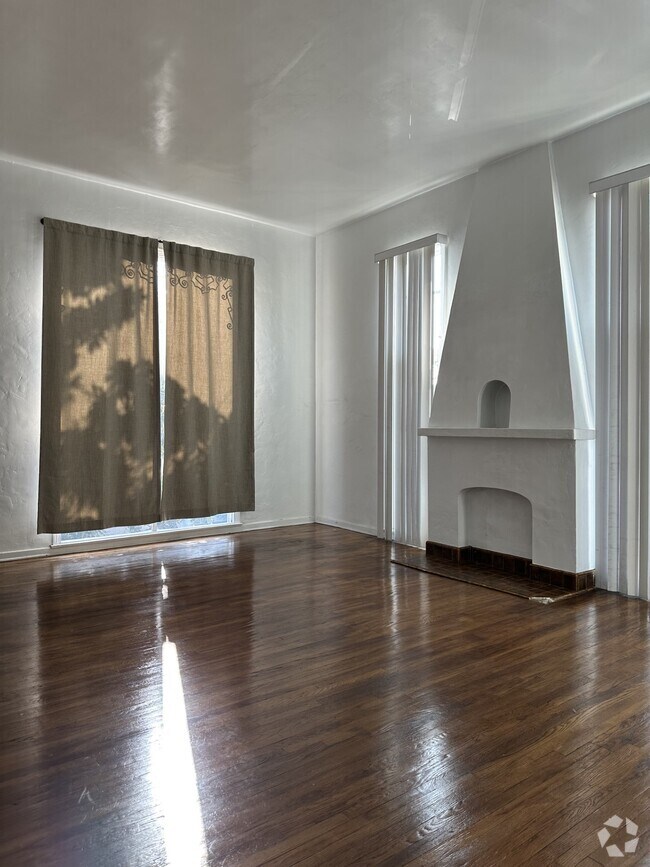 Apartments for Rent in 90036