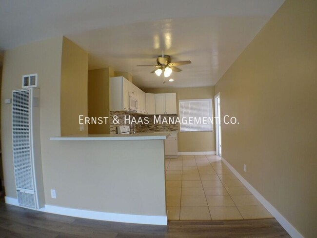 Foto del edificio - Wonderful 2 Bedroom Unit in Downey!