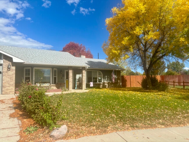 Front - 2574 Silver Oak Ct (Grand Junction, CO) House