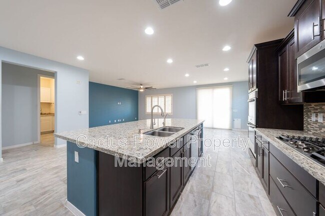 Building Photo - 3943 E Ficus Way