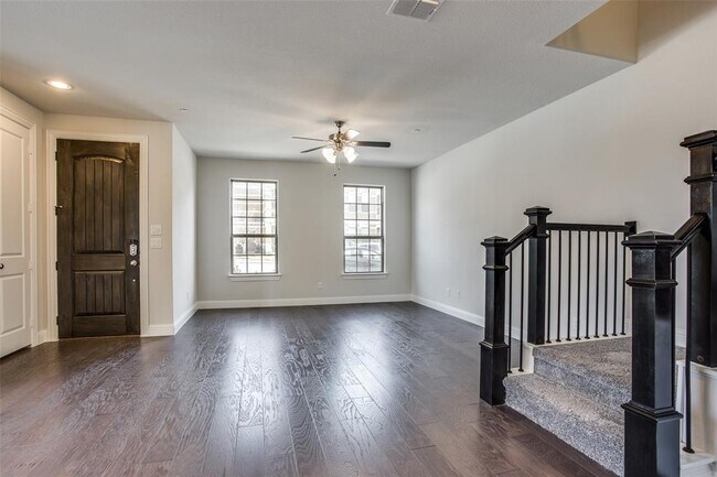 Building Photo - 6341 Fortuna Ln