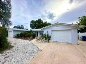 Building Photo - 309 Degas Dr