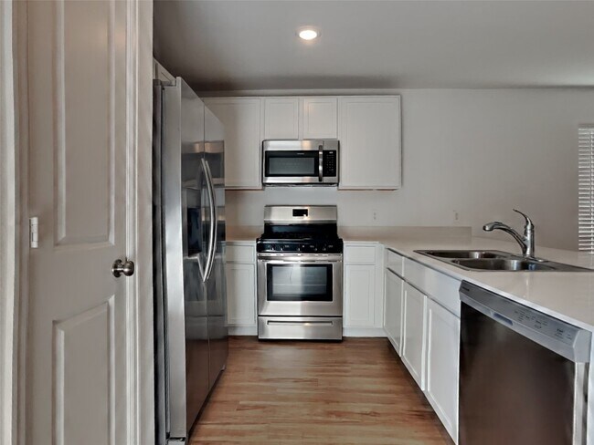 Foto del edificio - 2842 Via Augusta Dr