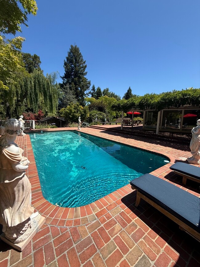 Foto del edificio - 25567 Willow Pond Ln