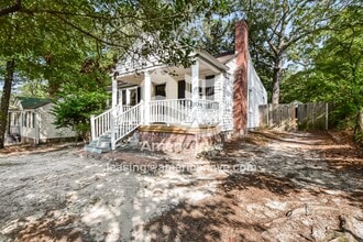 Building Photo - 302 Arbor Dr