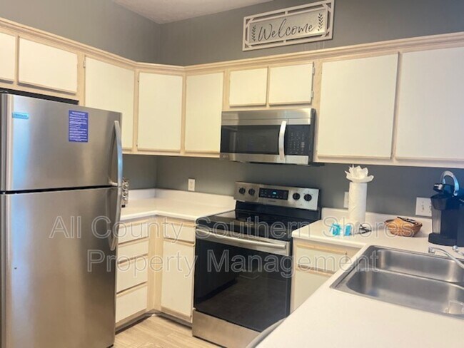 Building Photo - 480 River Oaks Dr