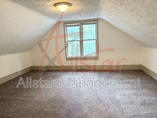 Foto del edificio - 3312 W 30th St