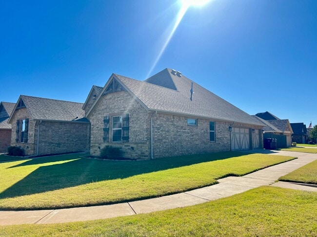 Building Photo - 11748 SW 25th Terrace