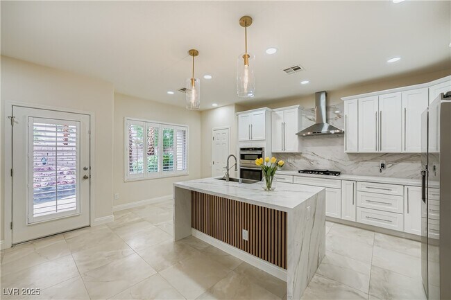 Building Photo - 840 S Paseo Rocoso Pl