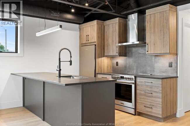Building Photo - 3850 Dougall Ave