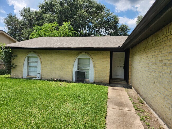 Building Photo - 10534 Westedge Dr