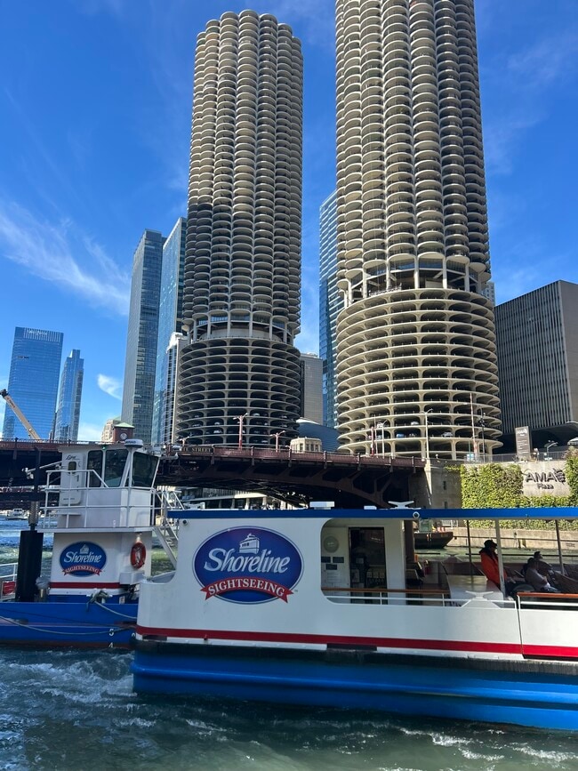 Building Photo - 300 N State St