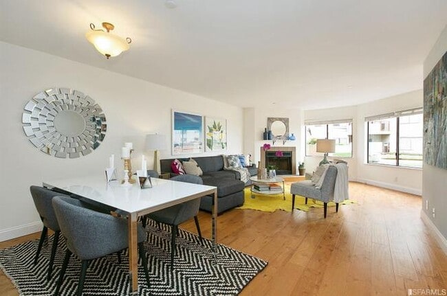 Living-Dining combo - 855 La Playa St