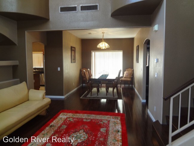 Building Photo - 3748 Crest Horn Dr