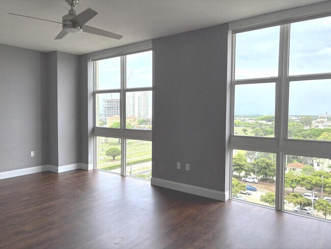 Building Photo - 550 Okeechobee Blvd