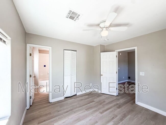 Building Photo - 513 W Pima St