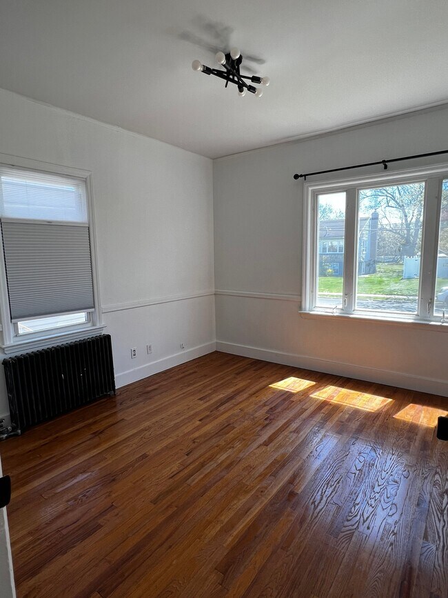 1463 Egmont Pl, Far Rockaway, NY 11691 House Rental in Far Rockaway