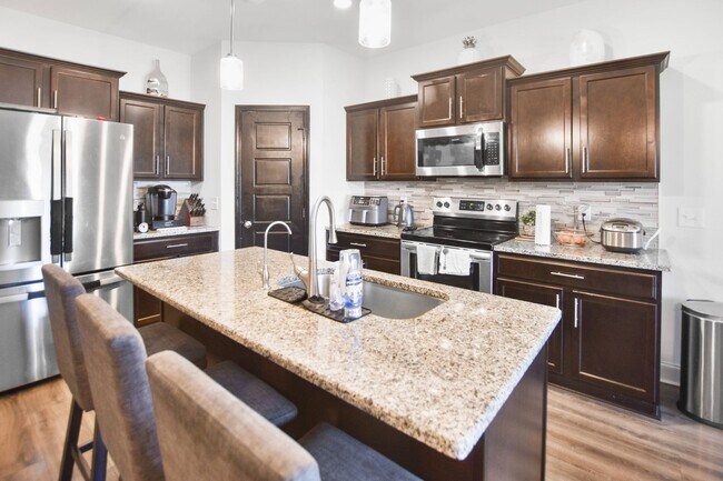 Foto del edificio - Pet Friendly Four Bedroom!