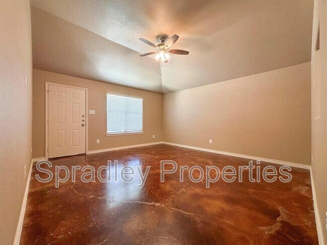 Building Photo - 1004 San Saba