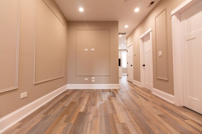 Foto del edificio - 2850 W Barry Ave